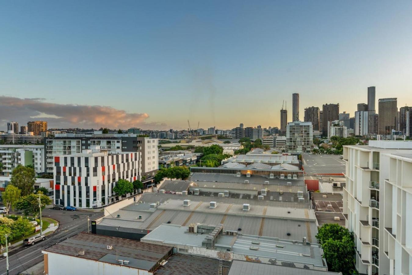 Rooftop Pool And View Stylish 2bed With Ducted Ac Apartment Brisbane