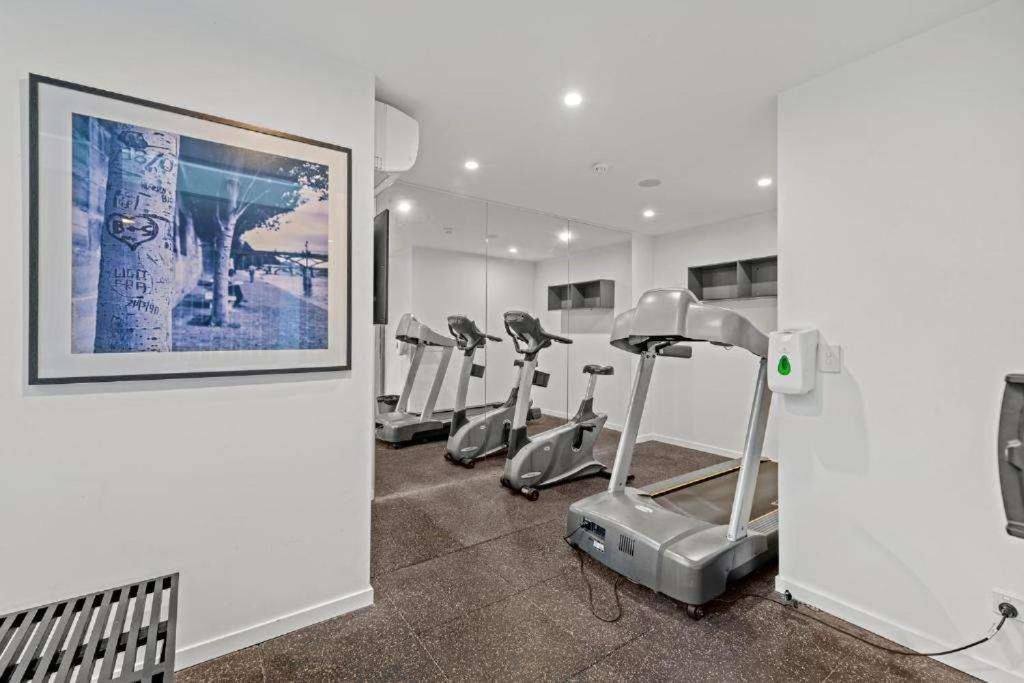 Chic Escape 2br Near Convention Centre