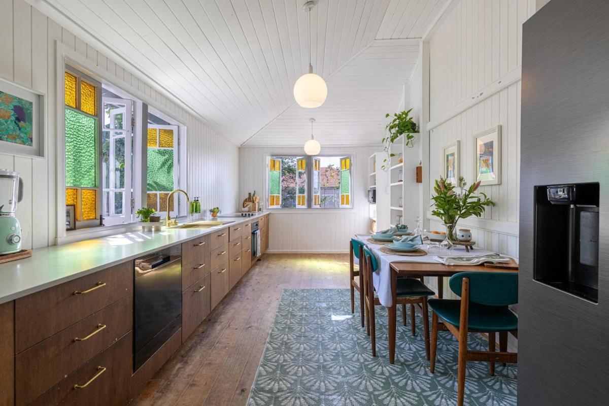 Seaside Haven Luxe Four Br Oasis With Plunge Pool Holiday home Brisbane