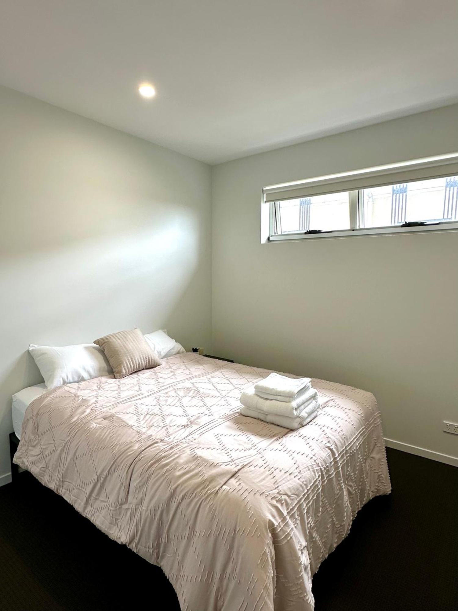 2 Bedroom Aparment With Views And Parking In Garden Apartment Brisbane