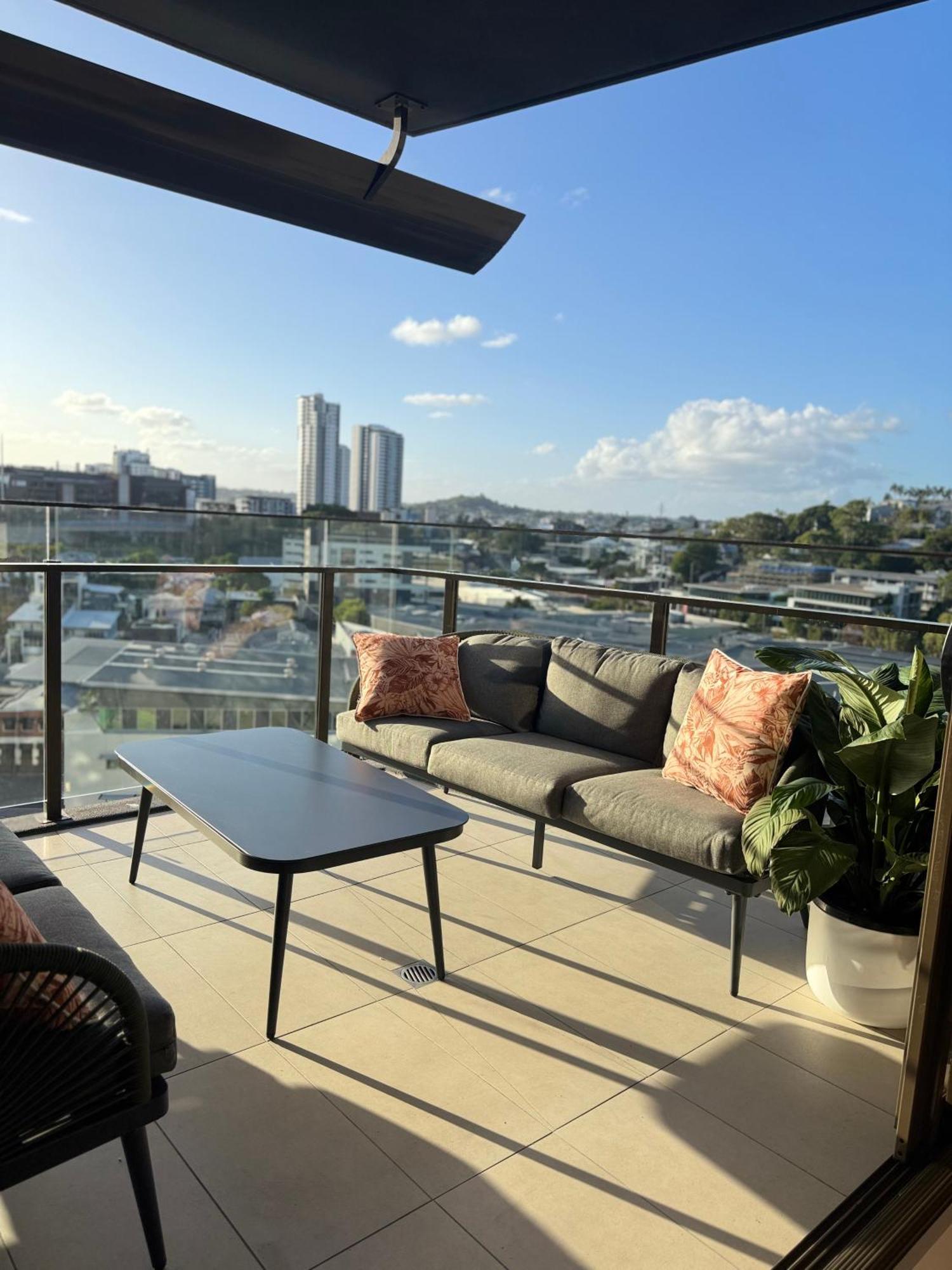Elite With And Sunset View - Free Parking Apartment