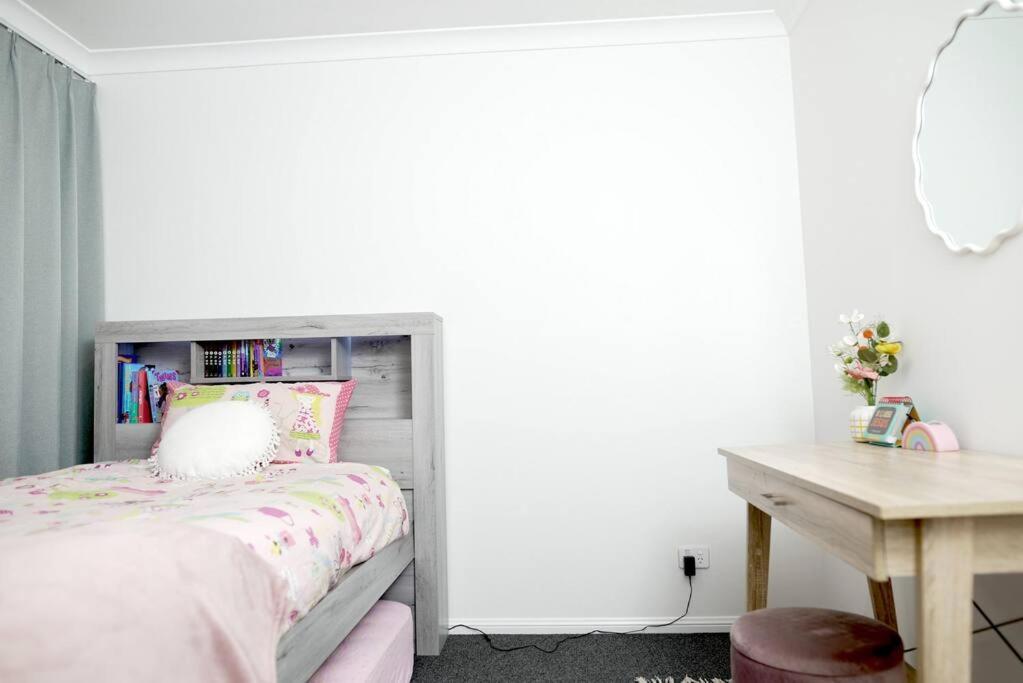 Modern Family House Close To The Airport & Brisbane