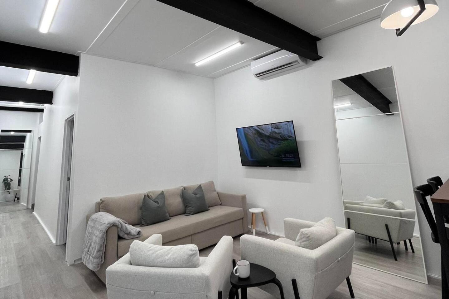 West Hub. Private Infrared Sauna Near & Much More! New Purpose Built Loft Style!
