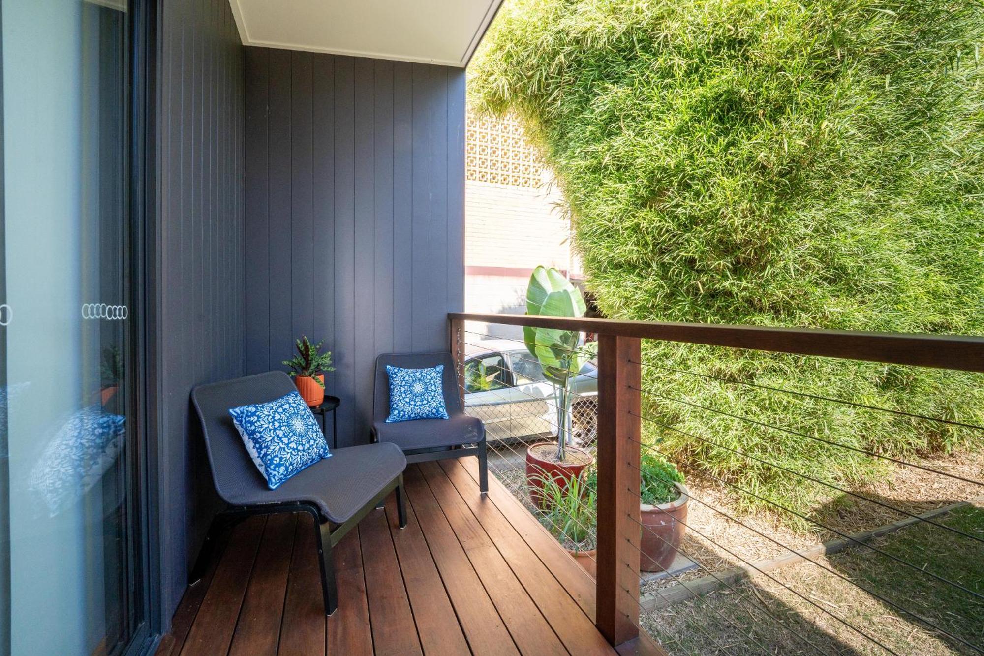 Cozy 1 Bed 1 Bath Tiny Near Cbd - C195 *