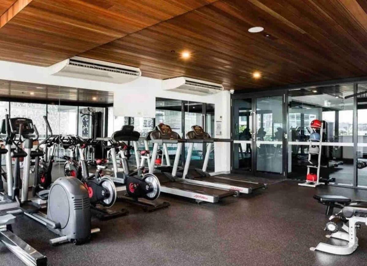 Luxury Breathtaking View Ensuite & Parking Apartment *