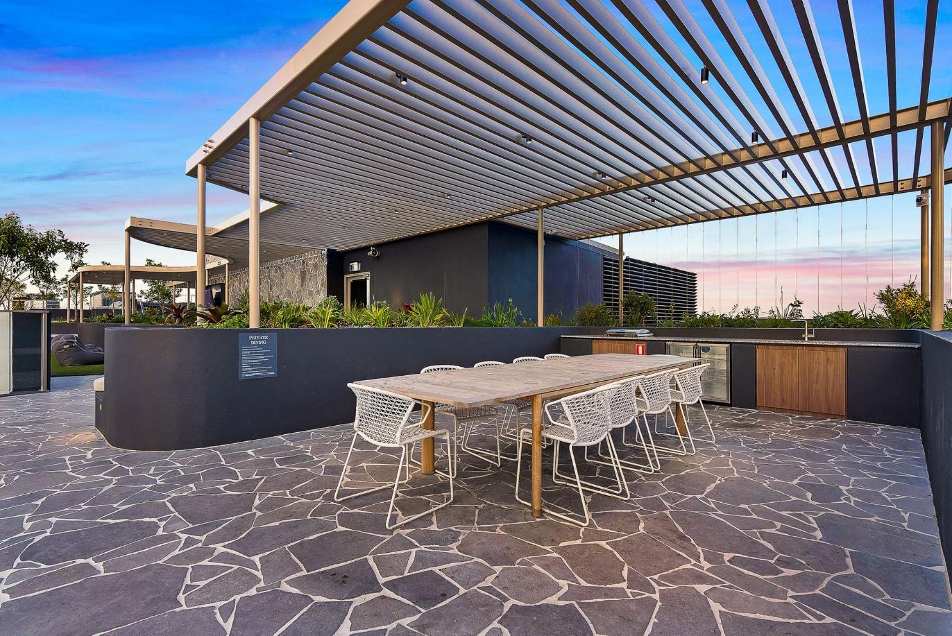 Apartment The Sinclair - A Luxurious With Rooftop Pool Brisbane