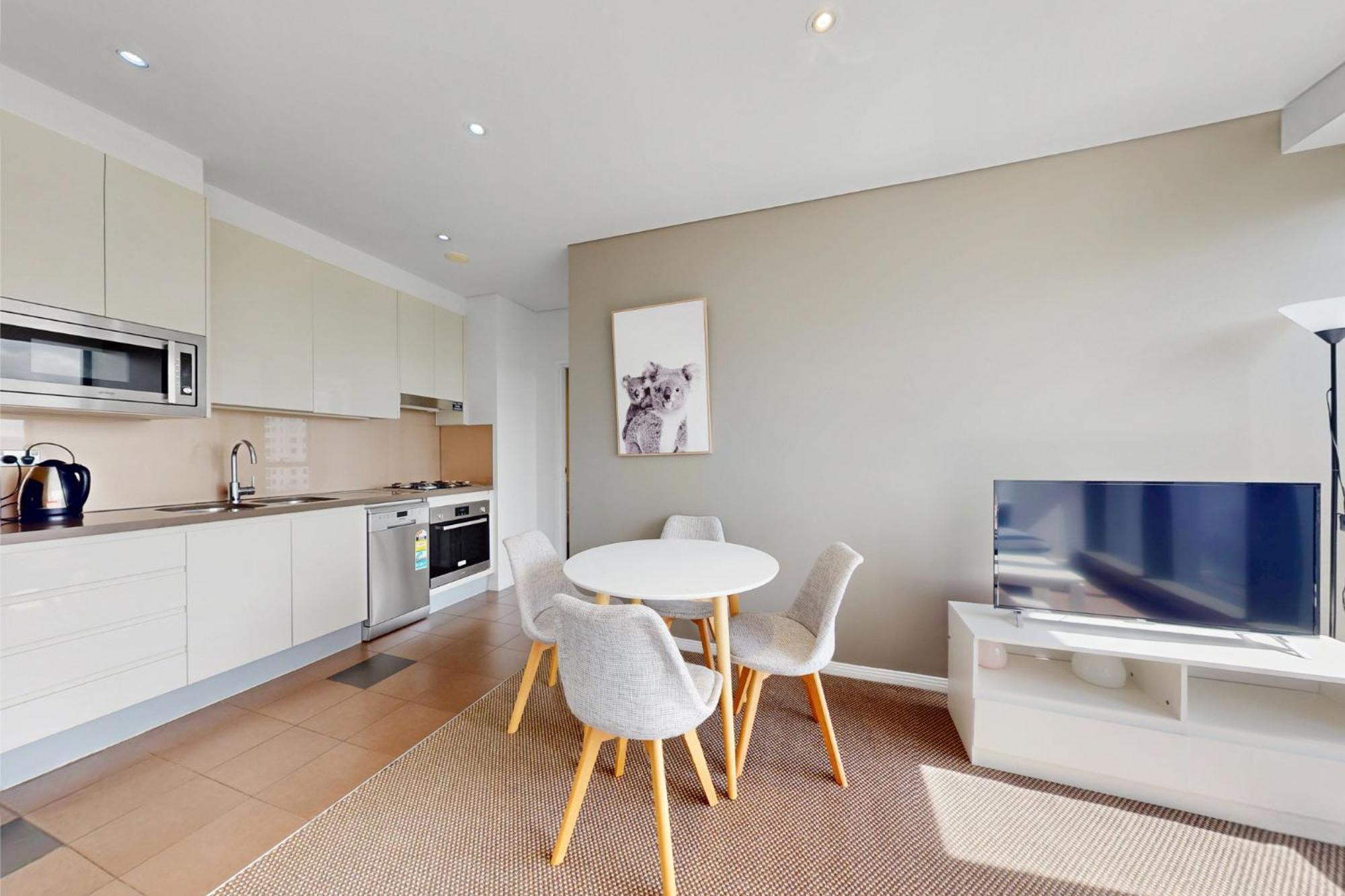 Prime Location View Meriton Soleil Brisbane
