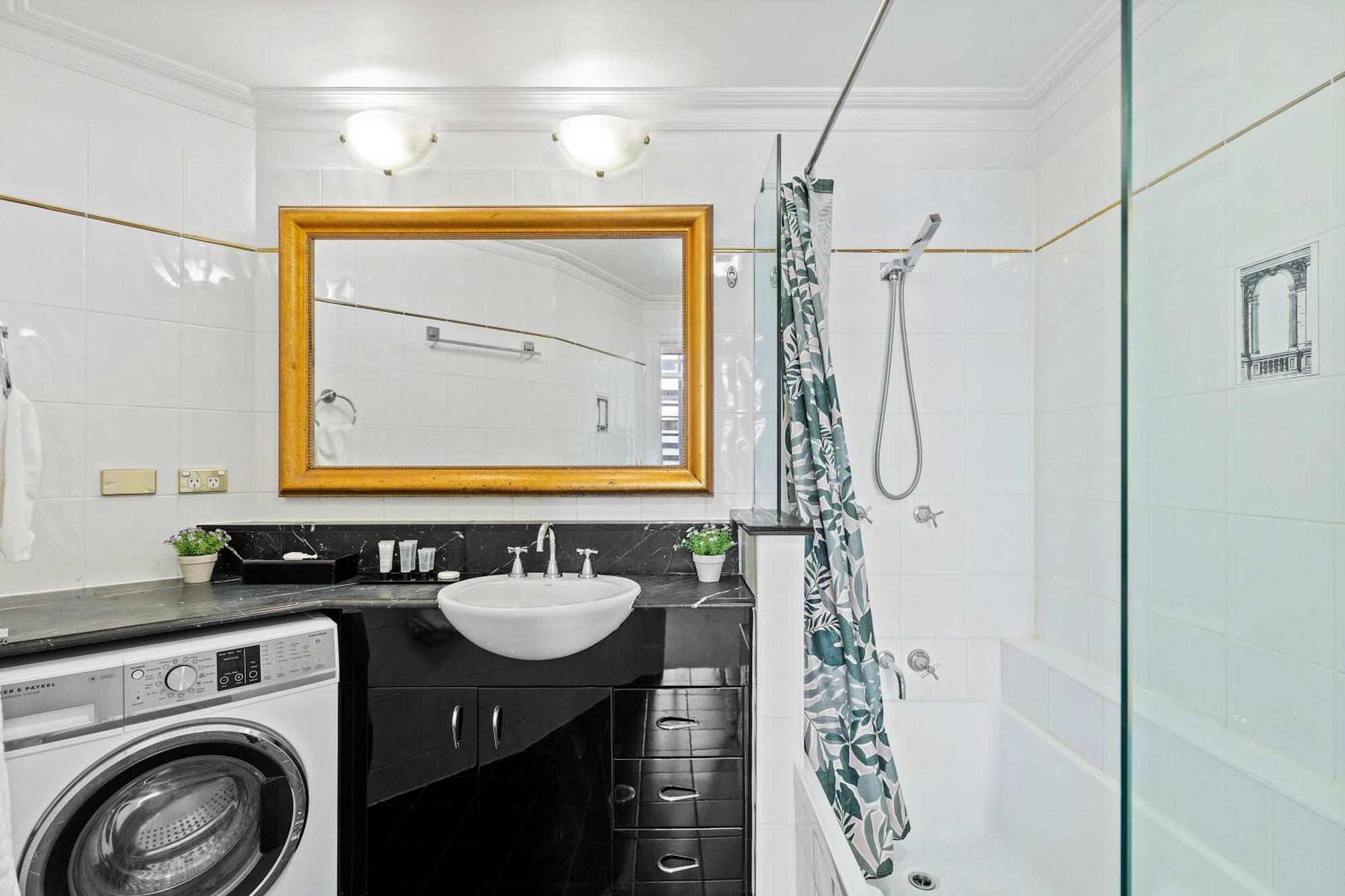 New 1-bedroom In The Heart Of South Apartment