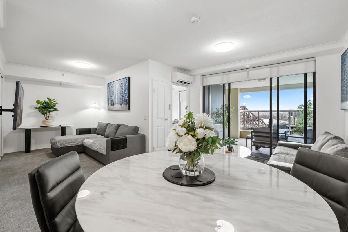 The Executive 1bed-1bath-1car Views - Cbd