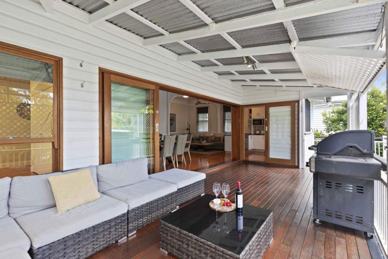 Holiday home Family Friendly, Pool, 9km To By Custom Hosting Brisbane