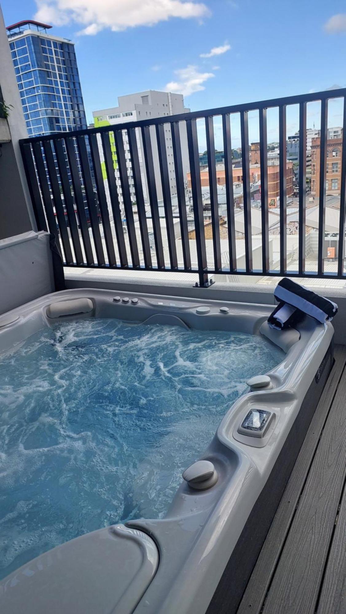Apartment Alfred & Turner Apartments, Luxury 2 Bedroom In The Heart Of The Valley *