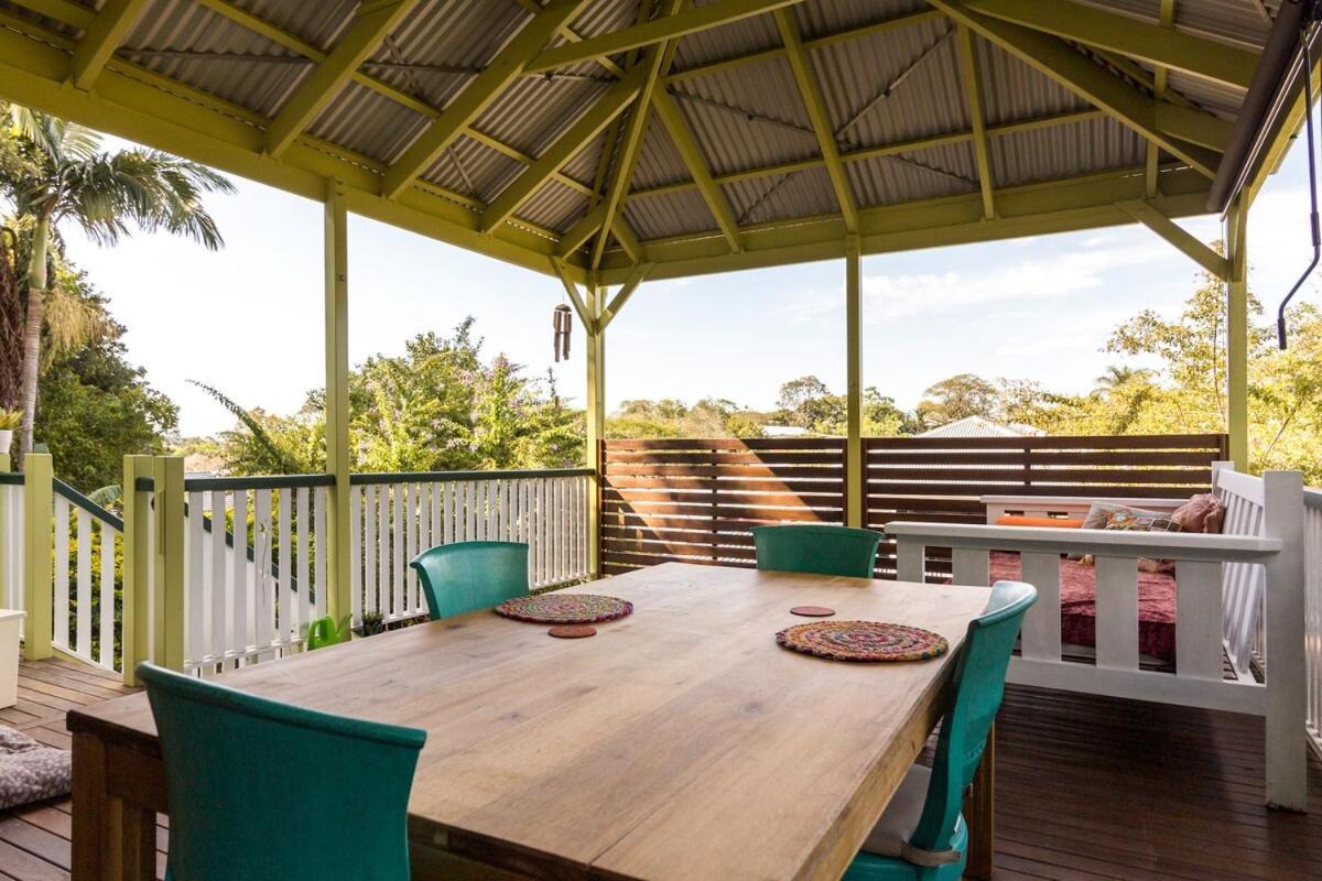 Bardon Oasis-whole House & Great Deck To Yourself * Brisbane