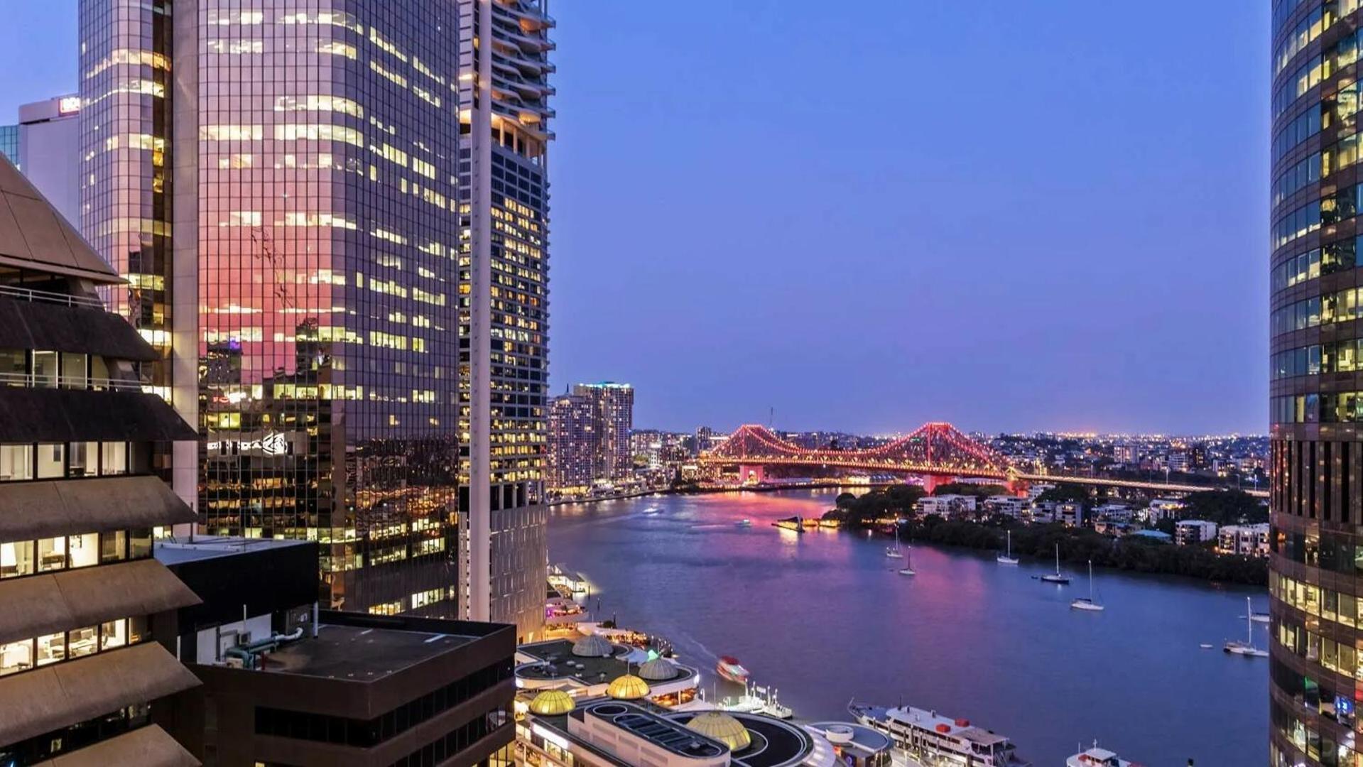 Luxury Cbd 2b2b Balcony Views Free Parking *