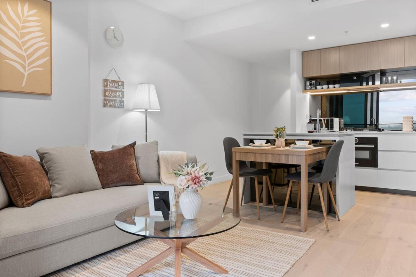 1 Bedroom In Queens Wharf