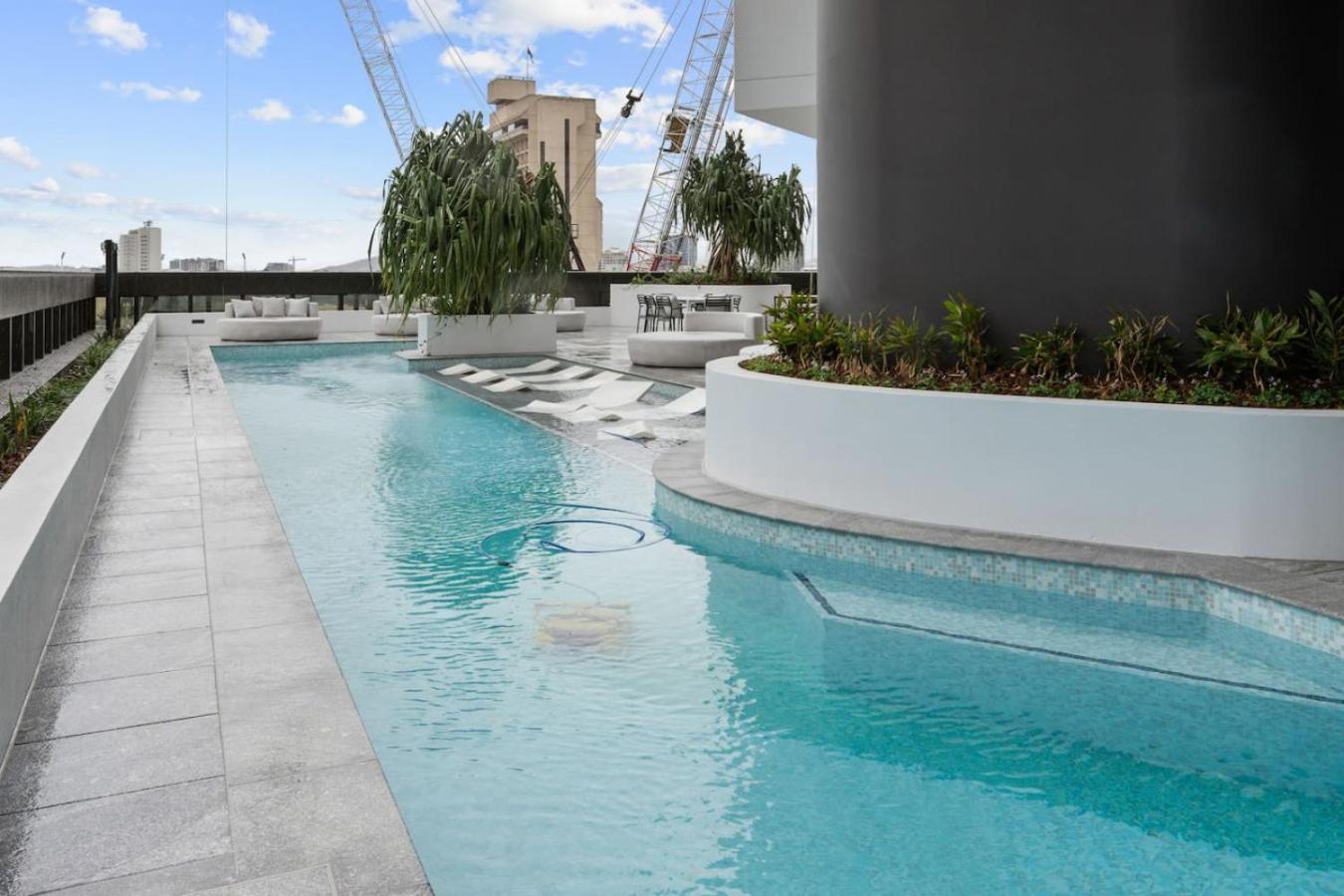 Apartment 1 Bedroom In Queens Wharf