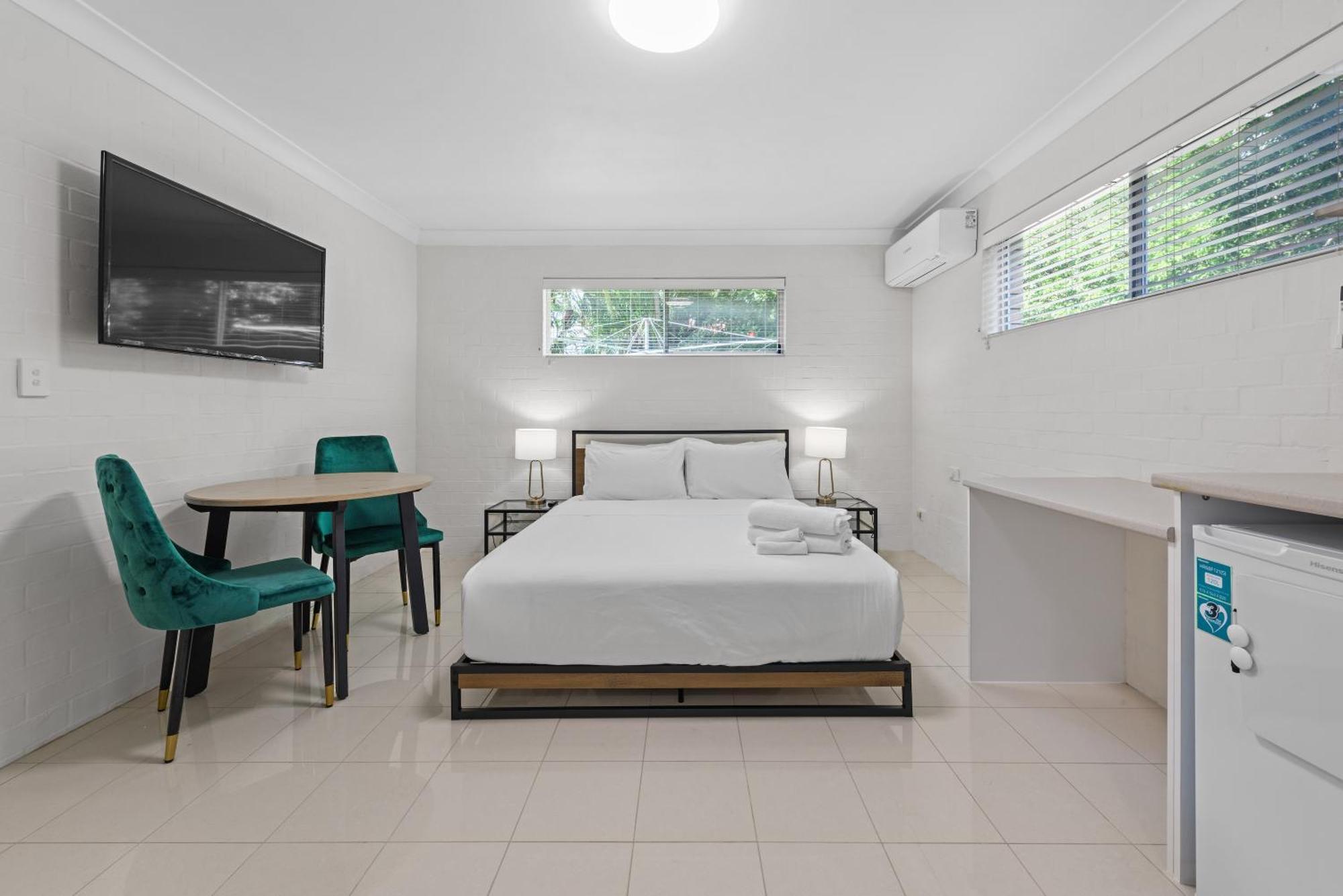 Apartment Cozy Near Gabba W Ac, Free Laundry & Q Bed *