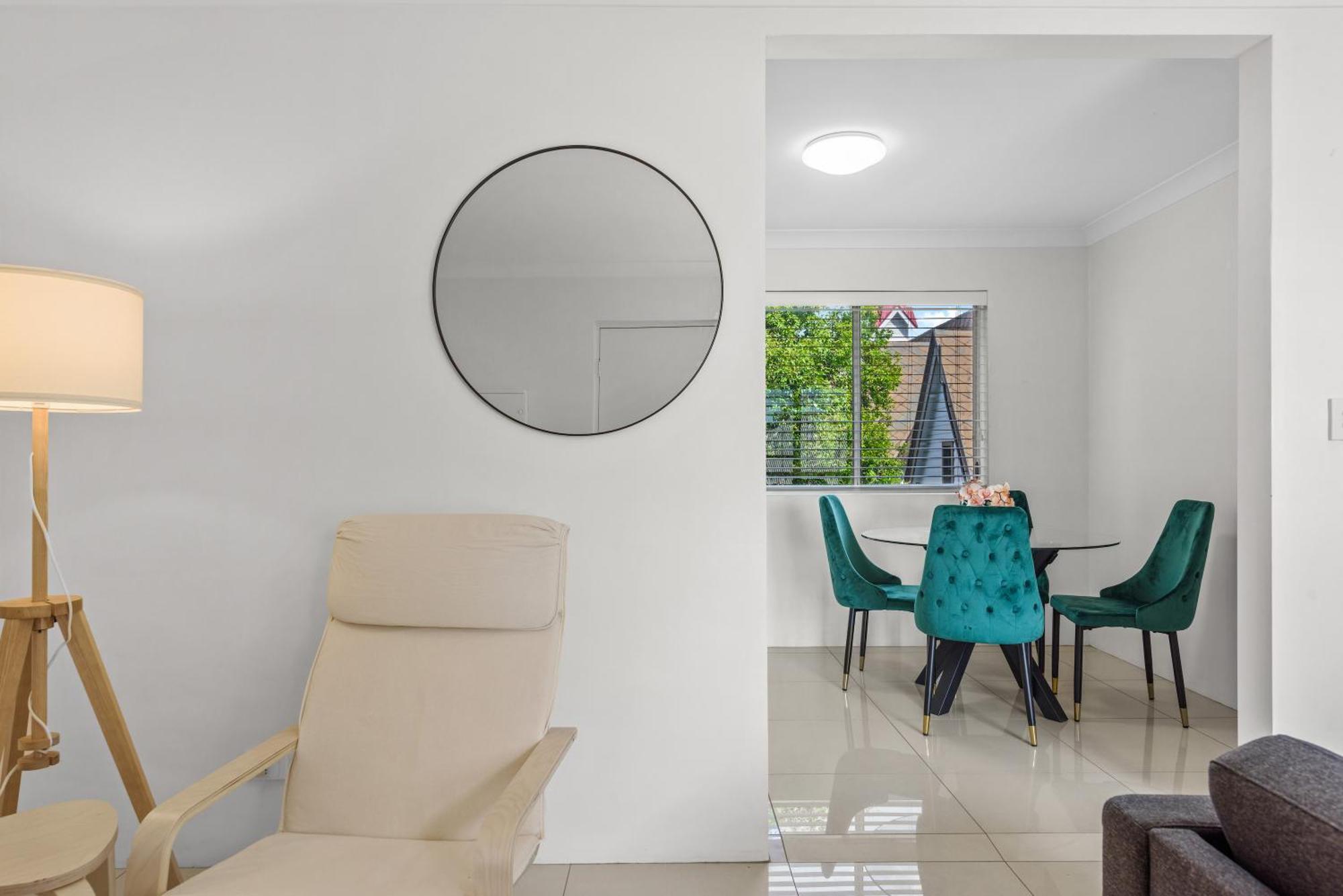 Stylish 2brm Near Gabba With Free Parking & Wifi Apartment