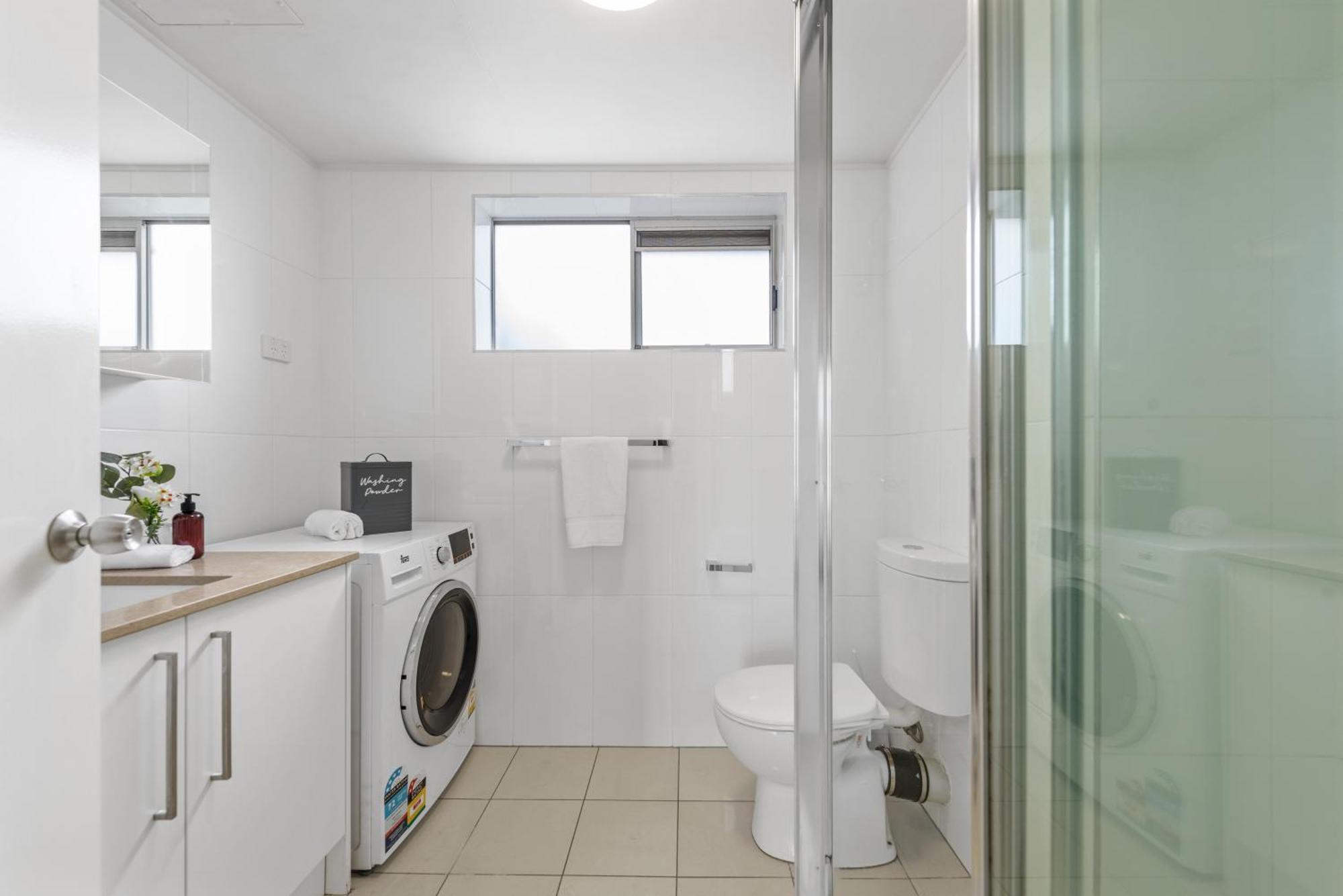 Stylish 2brm Near Gabba With Free Parking & Wifi