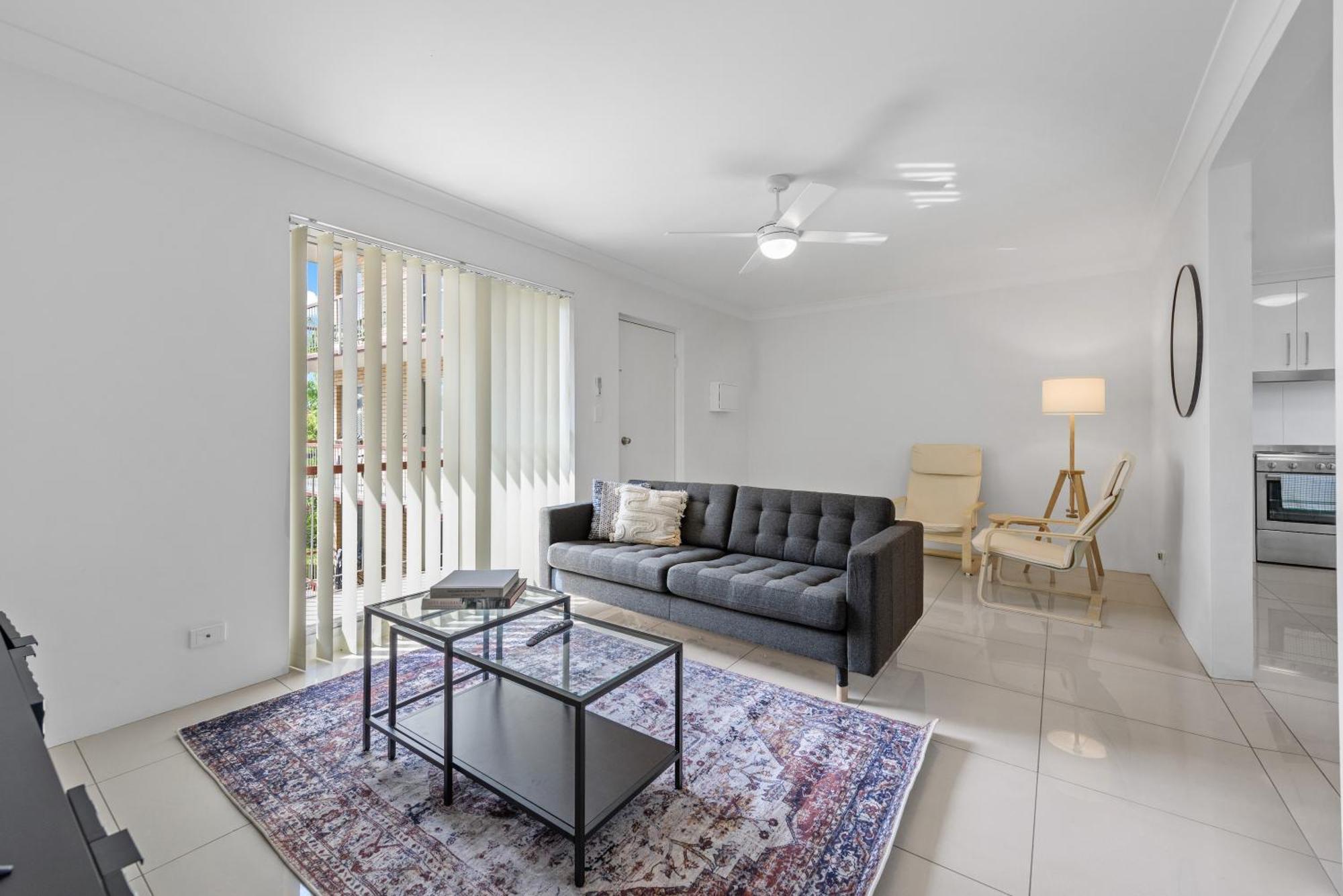 Stylish 2brm Near Gabba With Free Parking & Wifi *