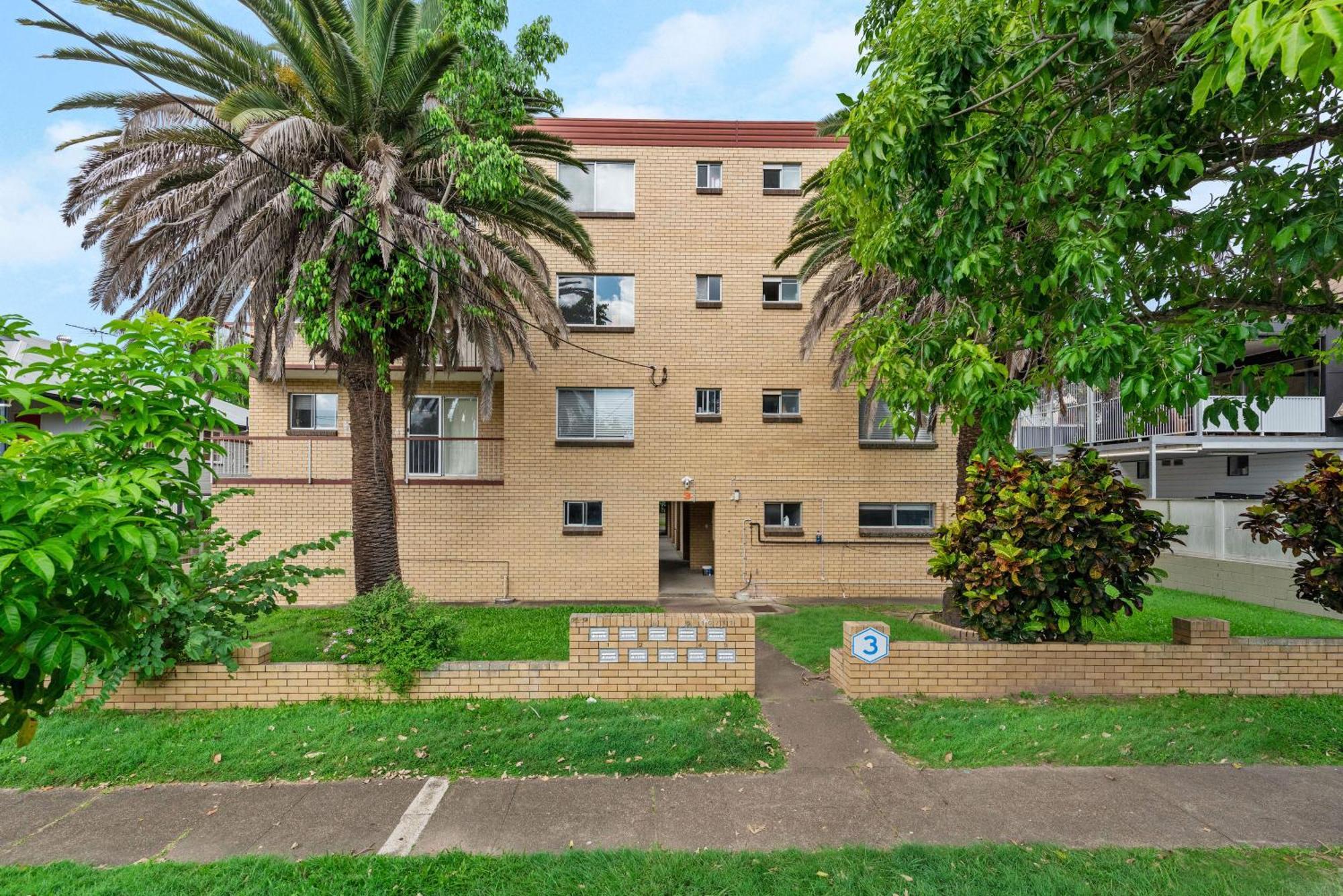 Apartment Spacious 3brm Close To Gabba With Car Park & Wifi