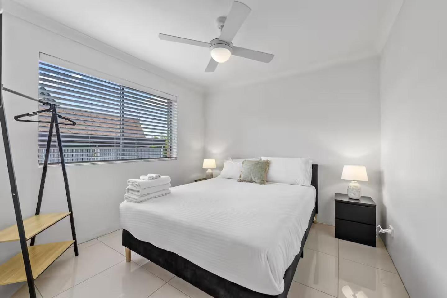Stylish 2brm Close To Gabba With Parking & Wifi
