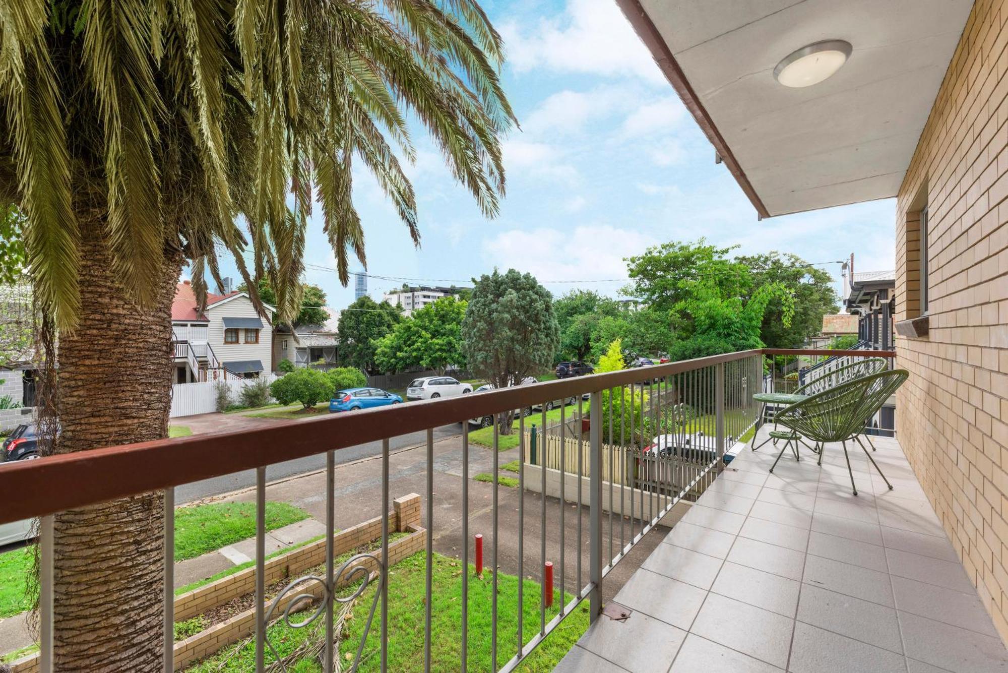 Spacious 3brm Near Gabba W Free Parking & Wifi Apartment *