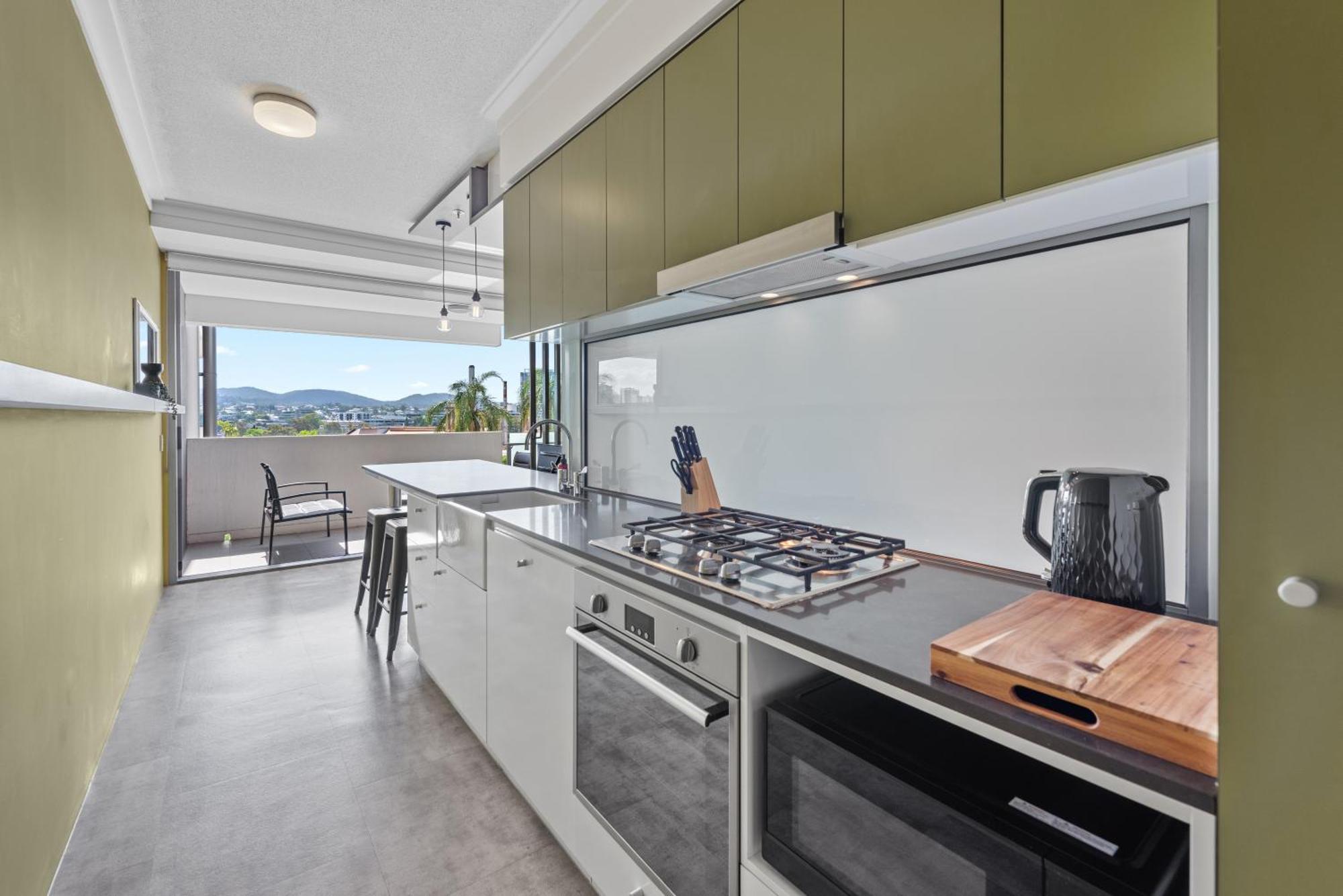 Perfect South 1br With Balcony & Parking