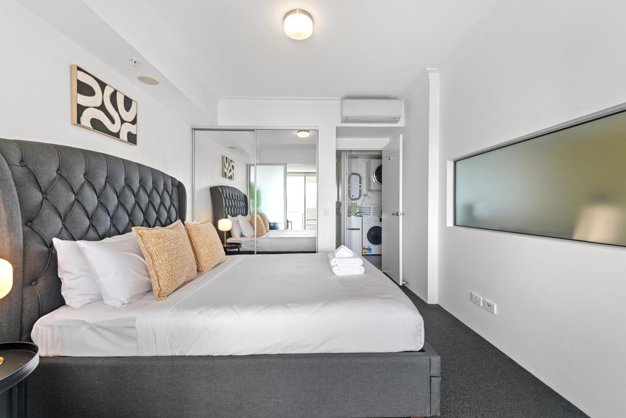 Apartment Perfect South 1br With Balcony & Parking *