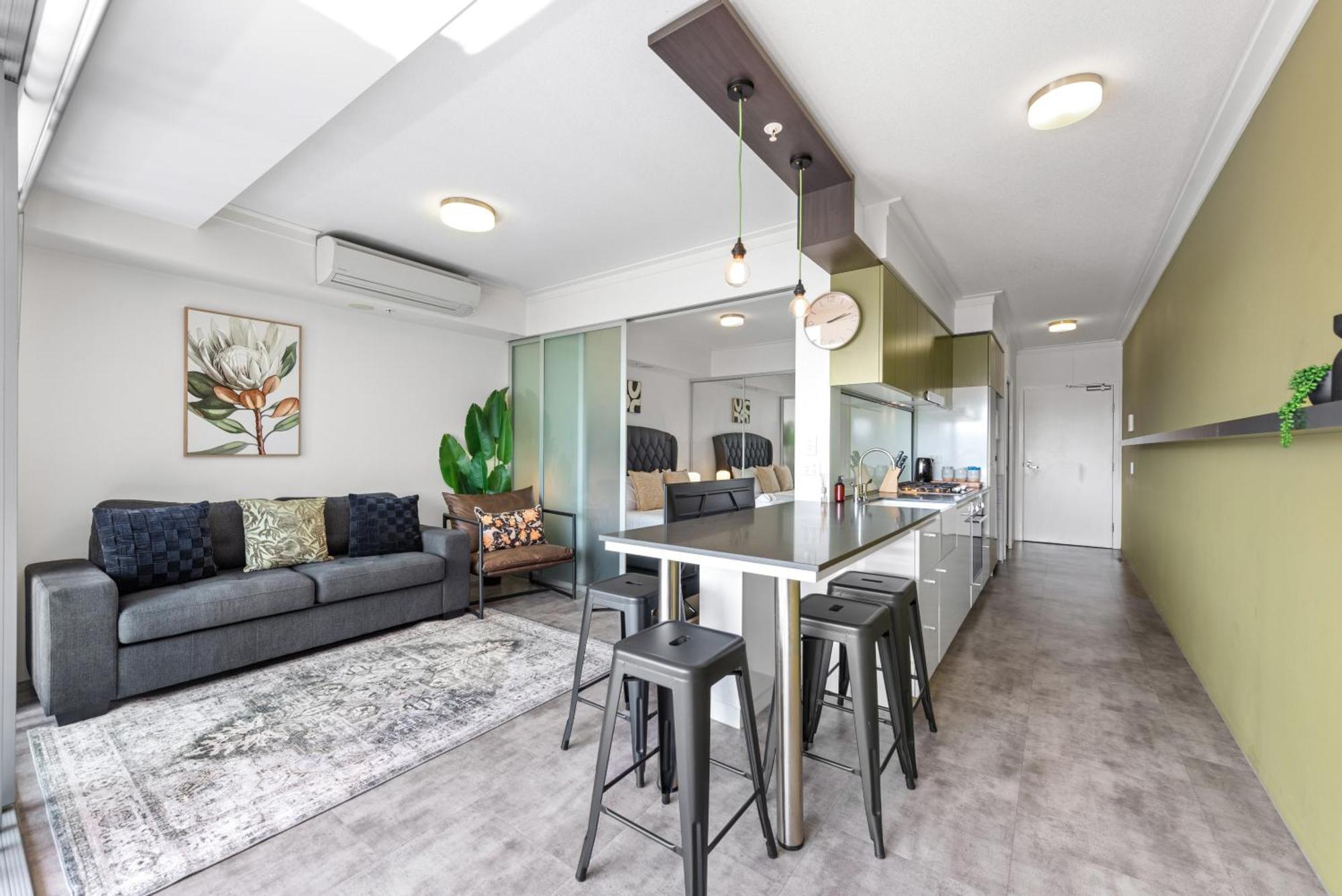 Perfect South 1br With Balcony & Parking