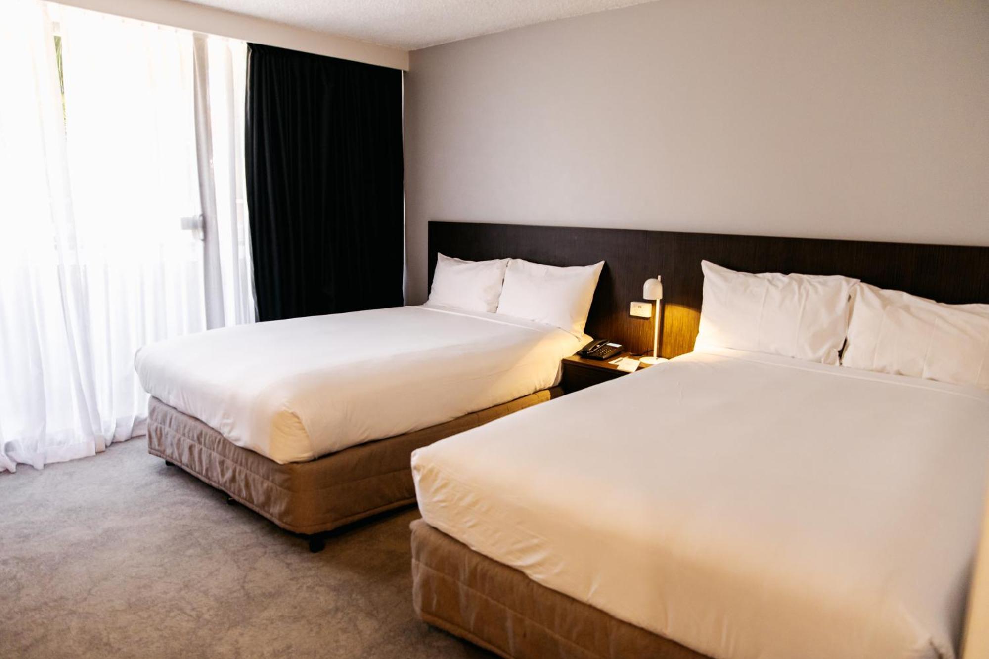 Mercure Spring Hill 4*
