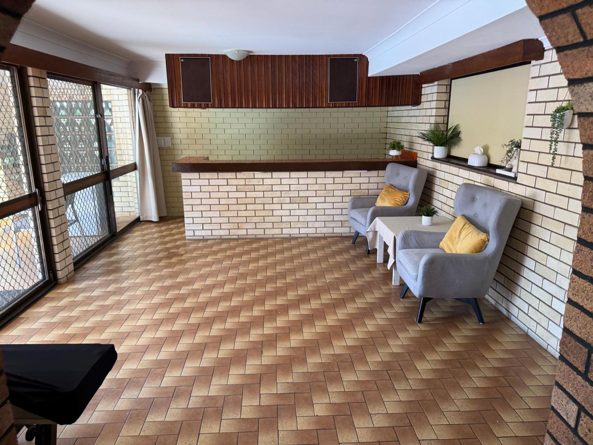 4br Big Family House With Huge Pool