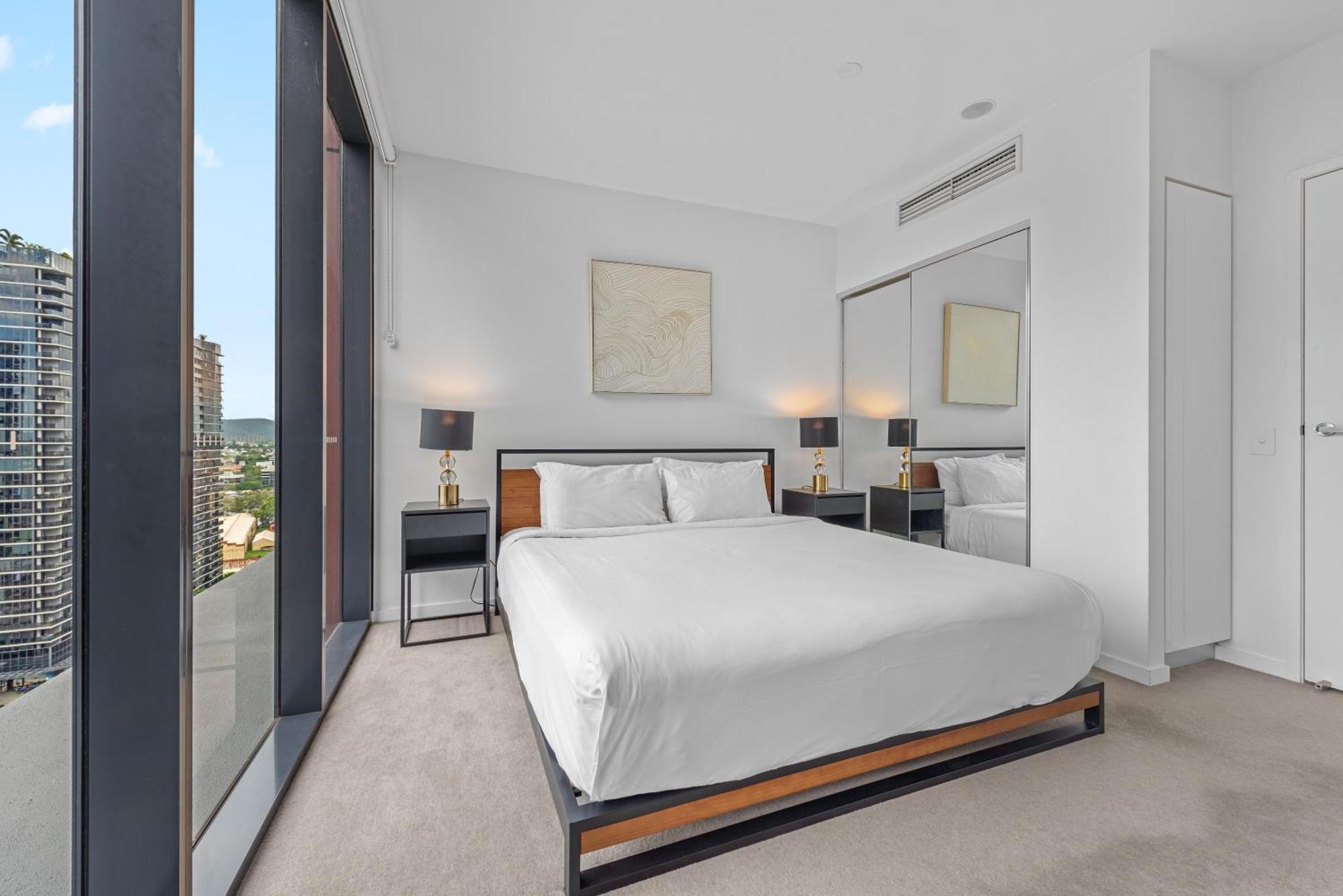South Bank W Pool, Gym & Location Apartment