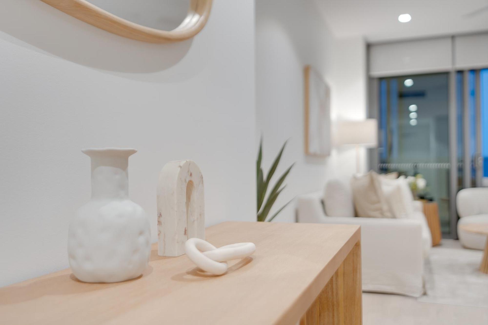 Modern - 1 Bedroom In Queen's Wharf Walk To Casino *