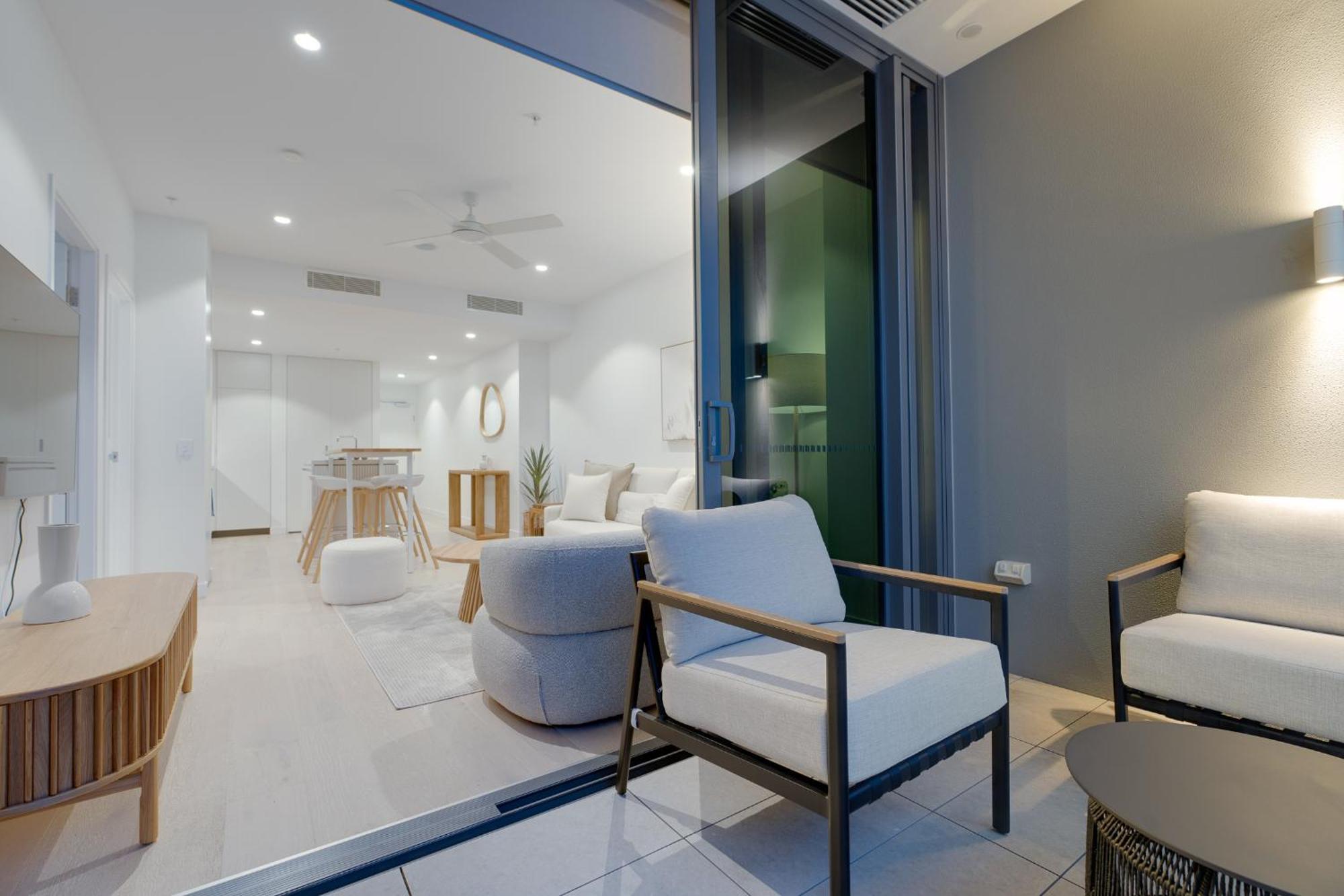 Modern - 1 Bedroom In Queen's Wharf Walk To Casino Apartment *