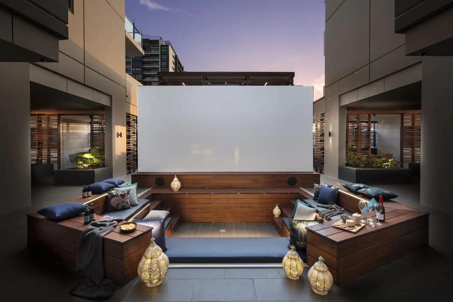 Stylish And Location With King Bed, Pool, Gym * Brisbane