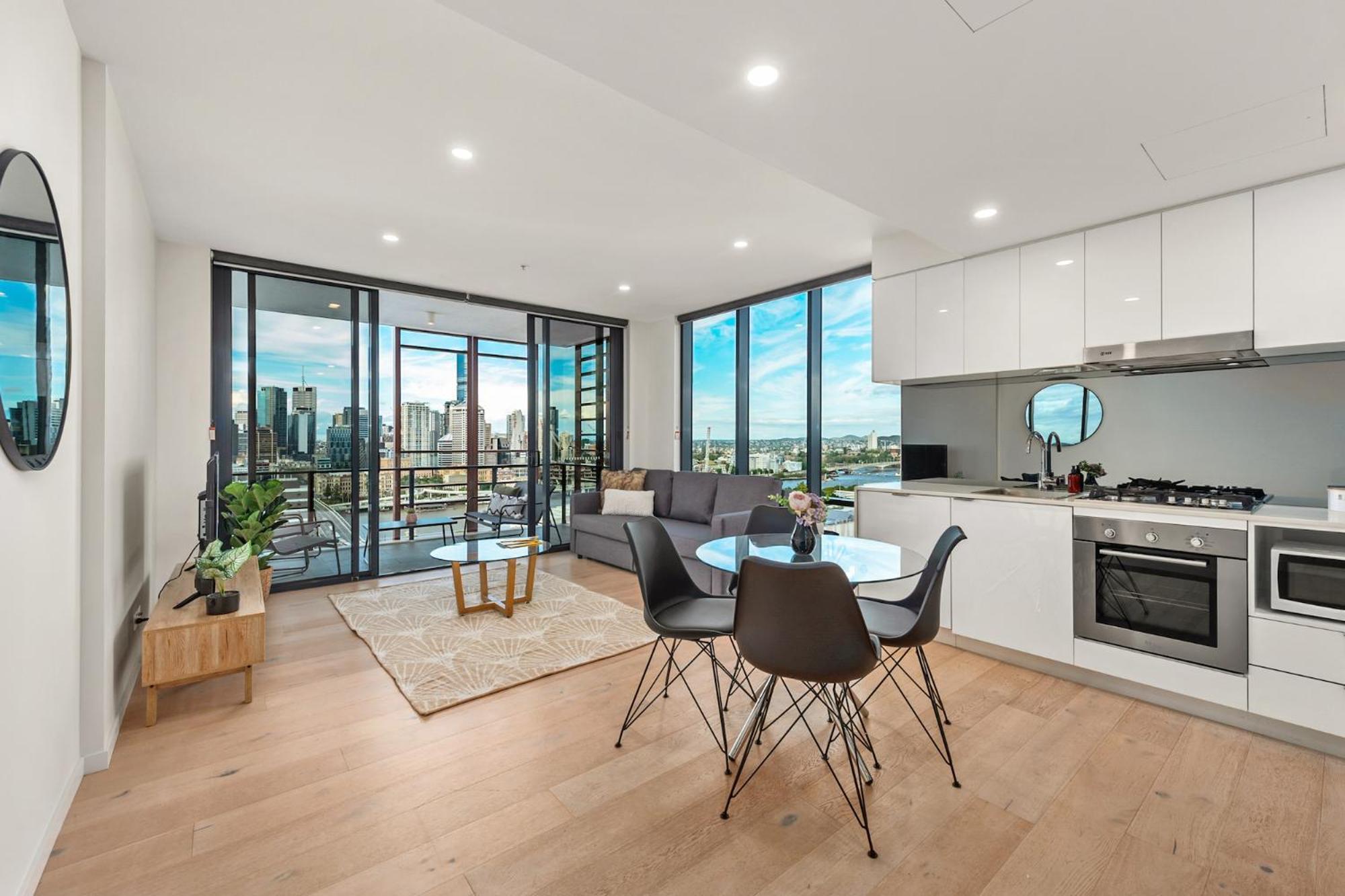 Apartment King Bed, Car Park And Gorgeous & River Views *