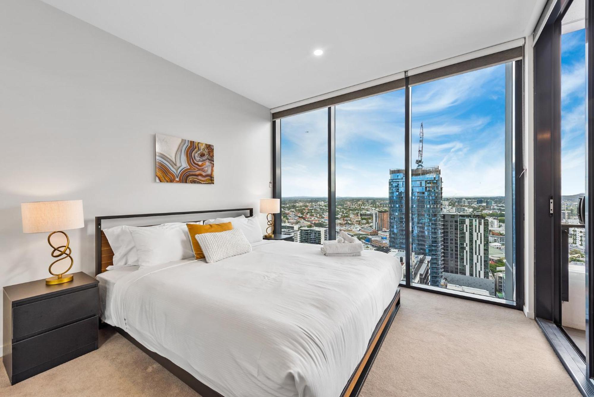 Mountain & Sunset Views With King Bed, Pool, Gym Brisbane