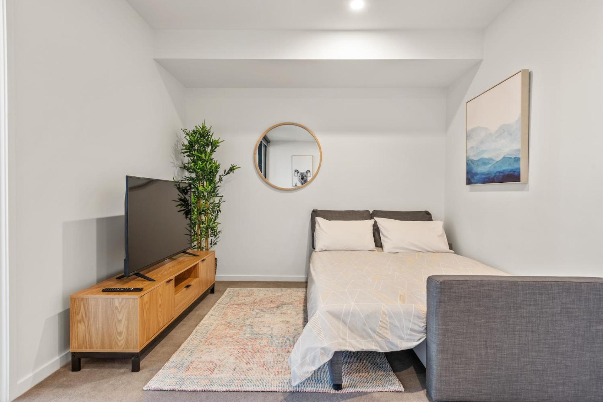 Breathtaking Views, King Bed, Pool & Location *