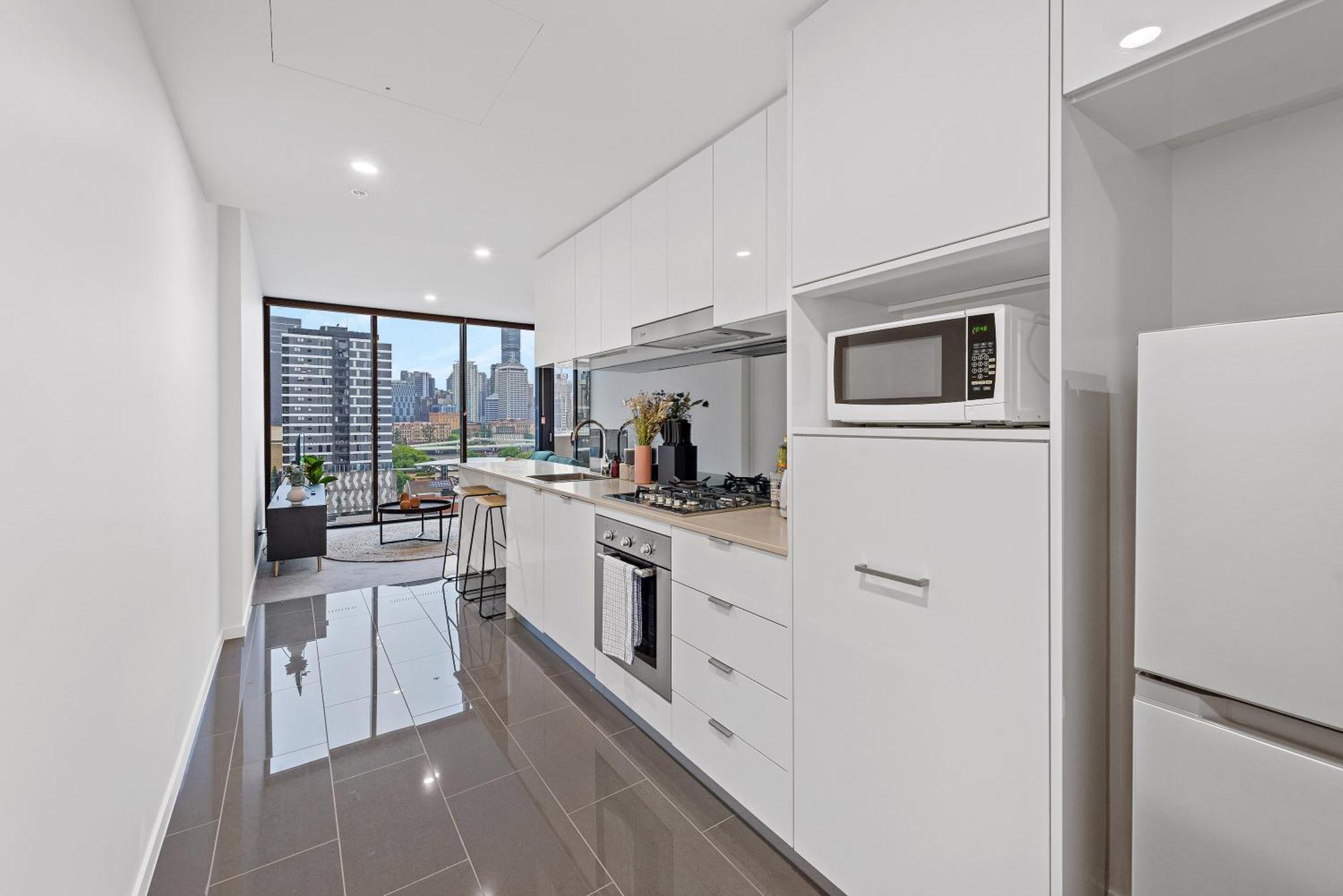 South Bank With Views, Study & Park Apartment