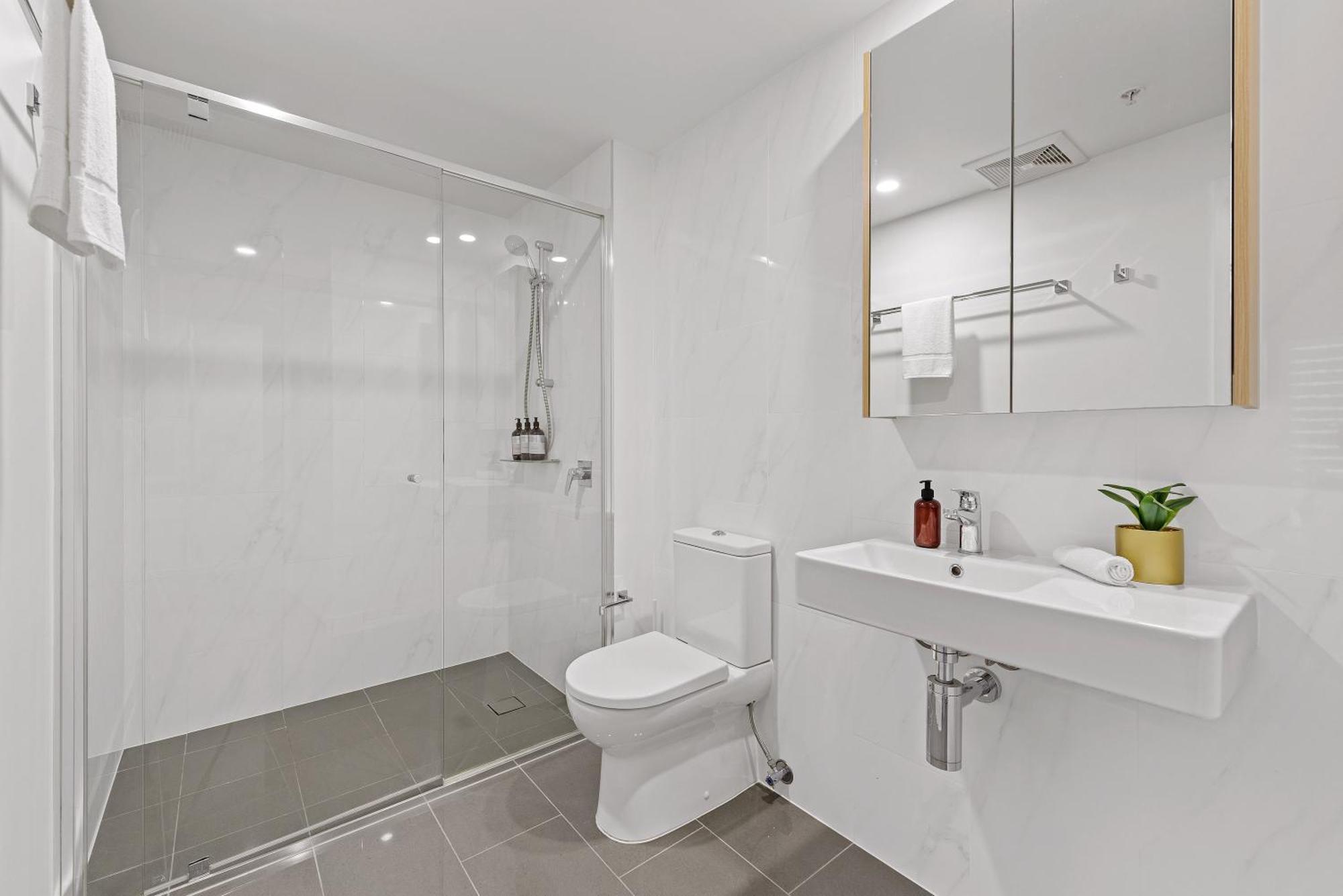 South Bank With Views, Study & Park Apartment