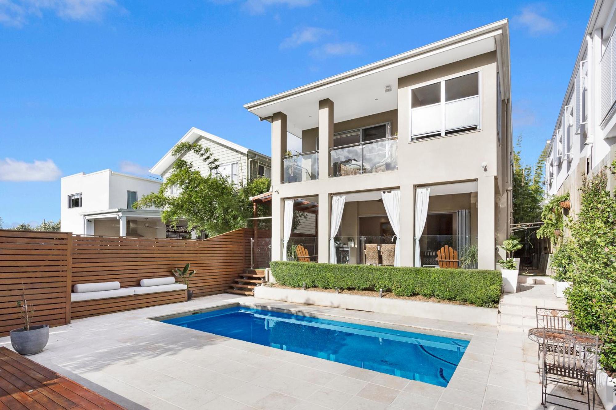 Large Family With Pool & Holiday home