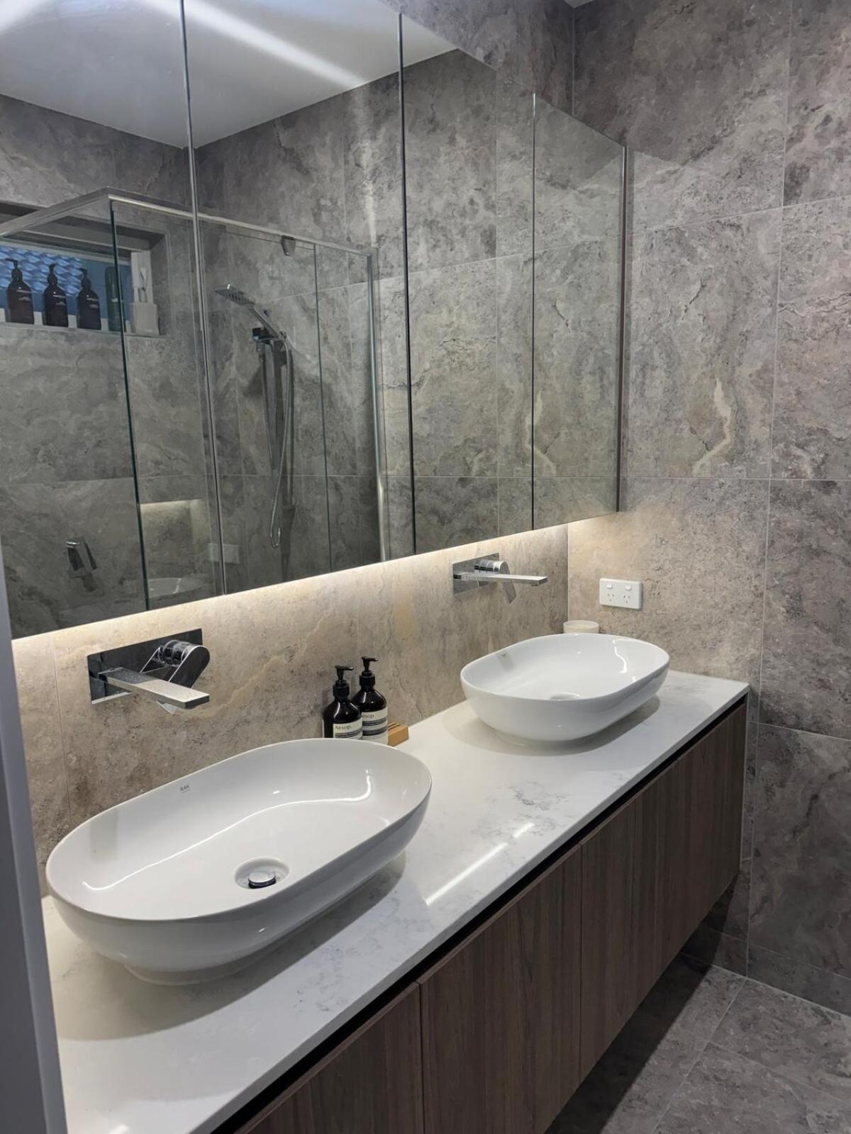 3br Penthouse Pvt Hot Tub Apartment *
