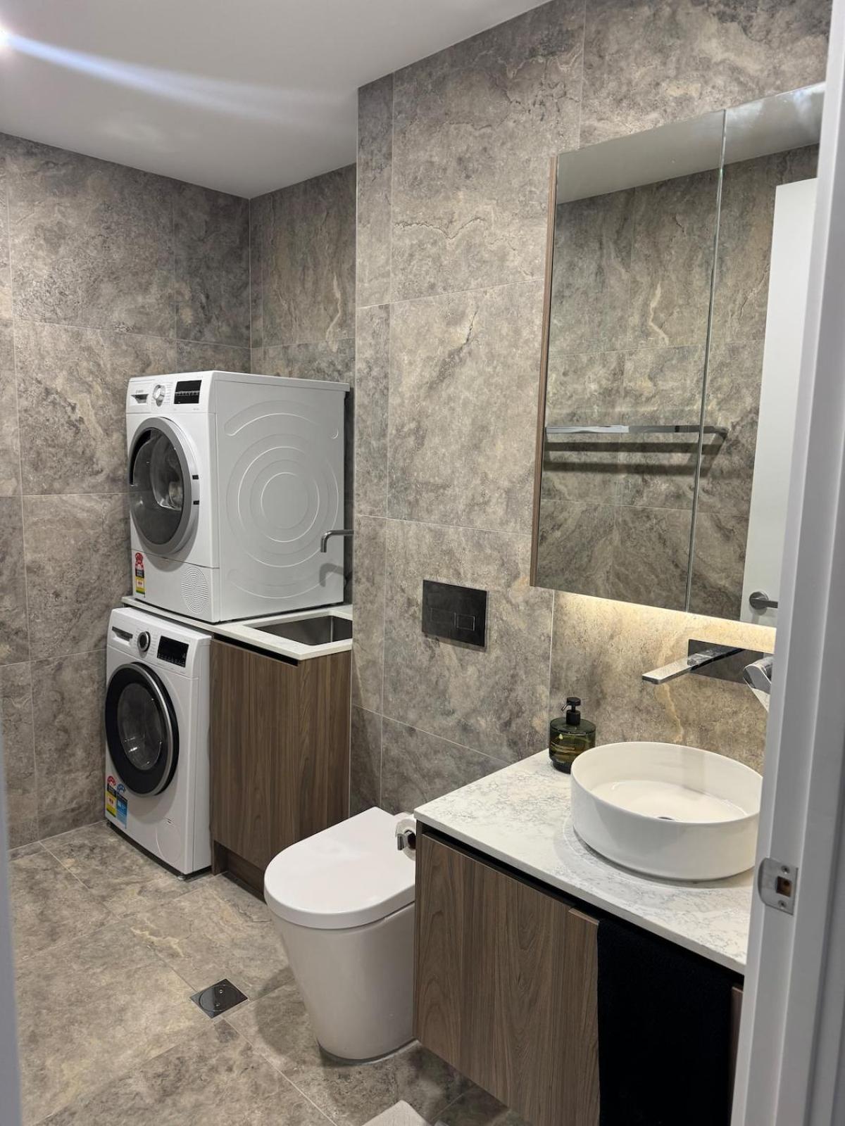 3br Penthouse Pvt Hot Tub Apartment *