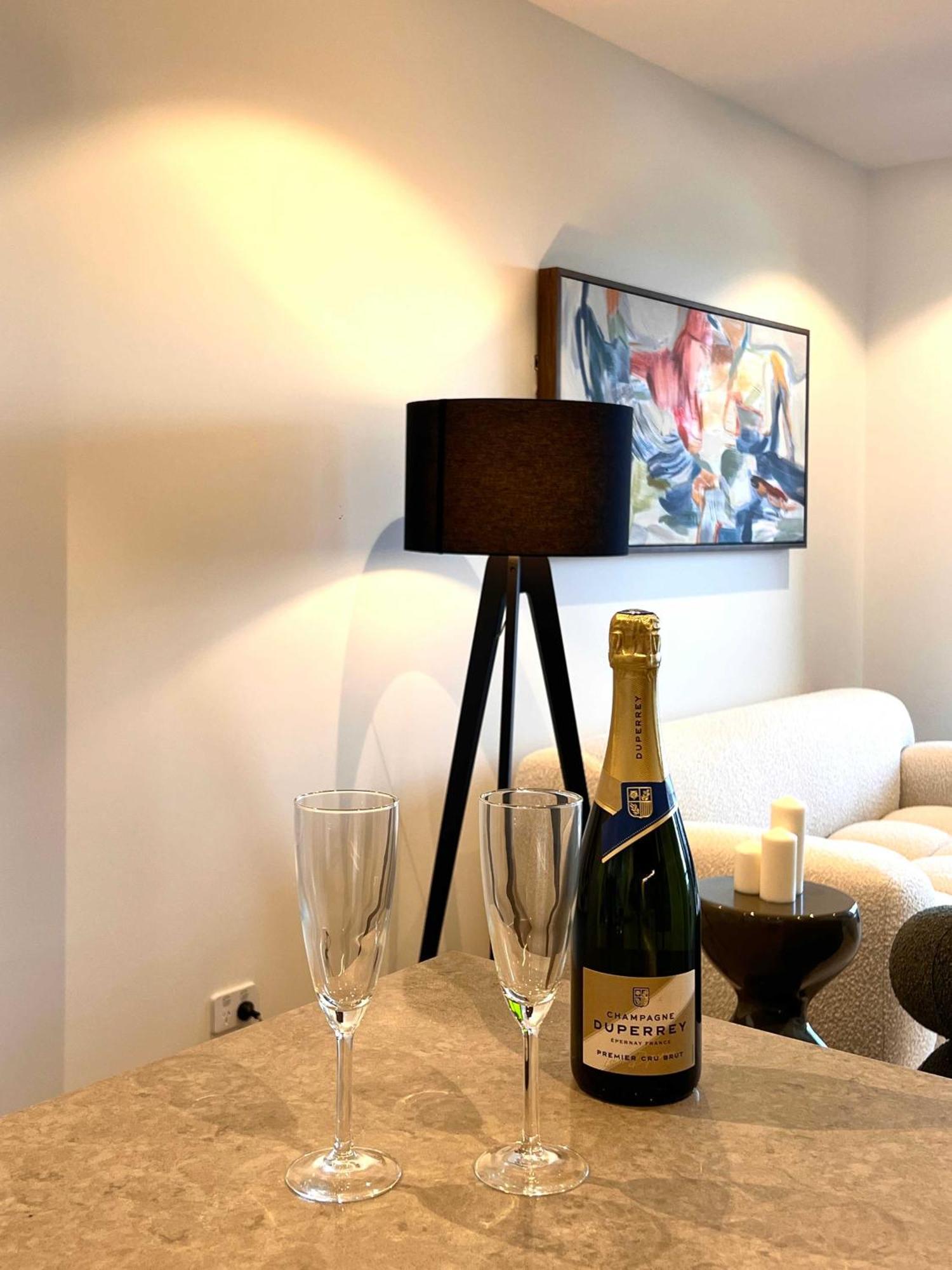 Queen's Wharf Residences 1br - Direct Skywalk To Casino & Cbd Ferries *