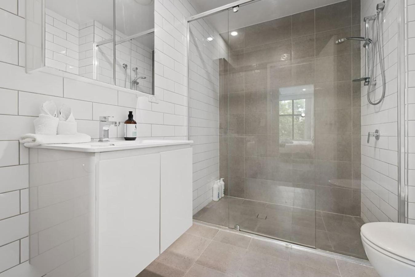 Apartment Perfect Spot Near Cbd N Uq Spacious 2beds Brisbane