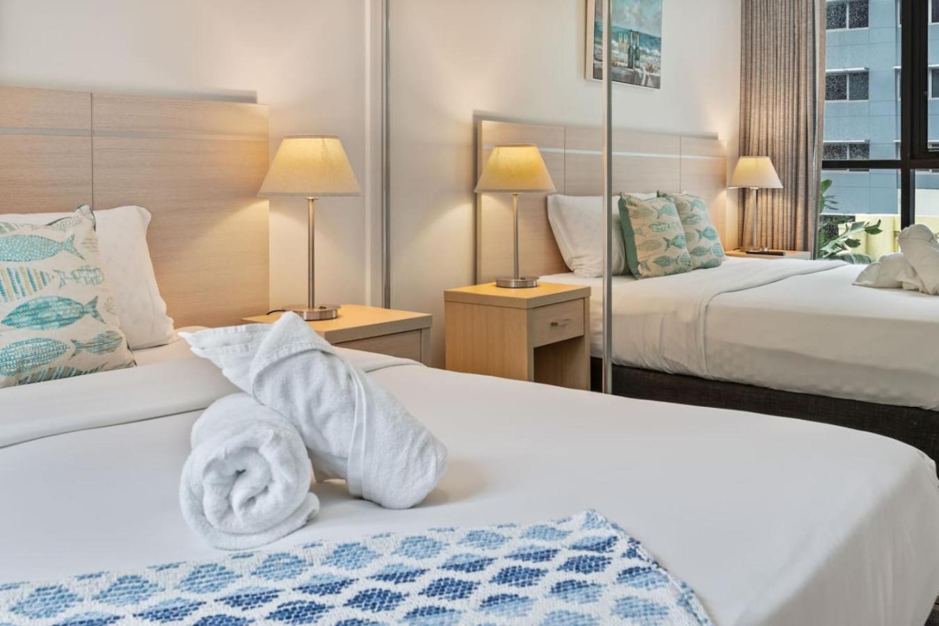Heart Of Cbd 2br Parking Close To Everything *