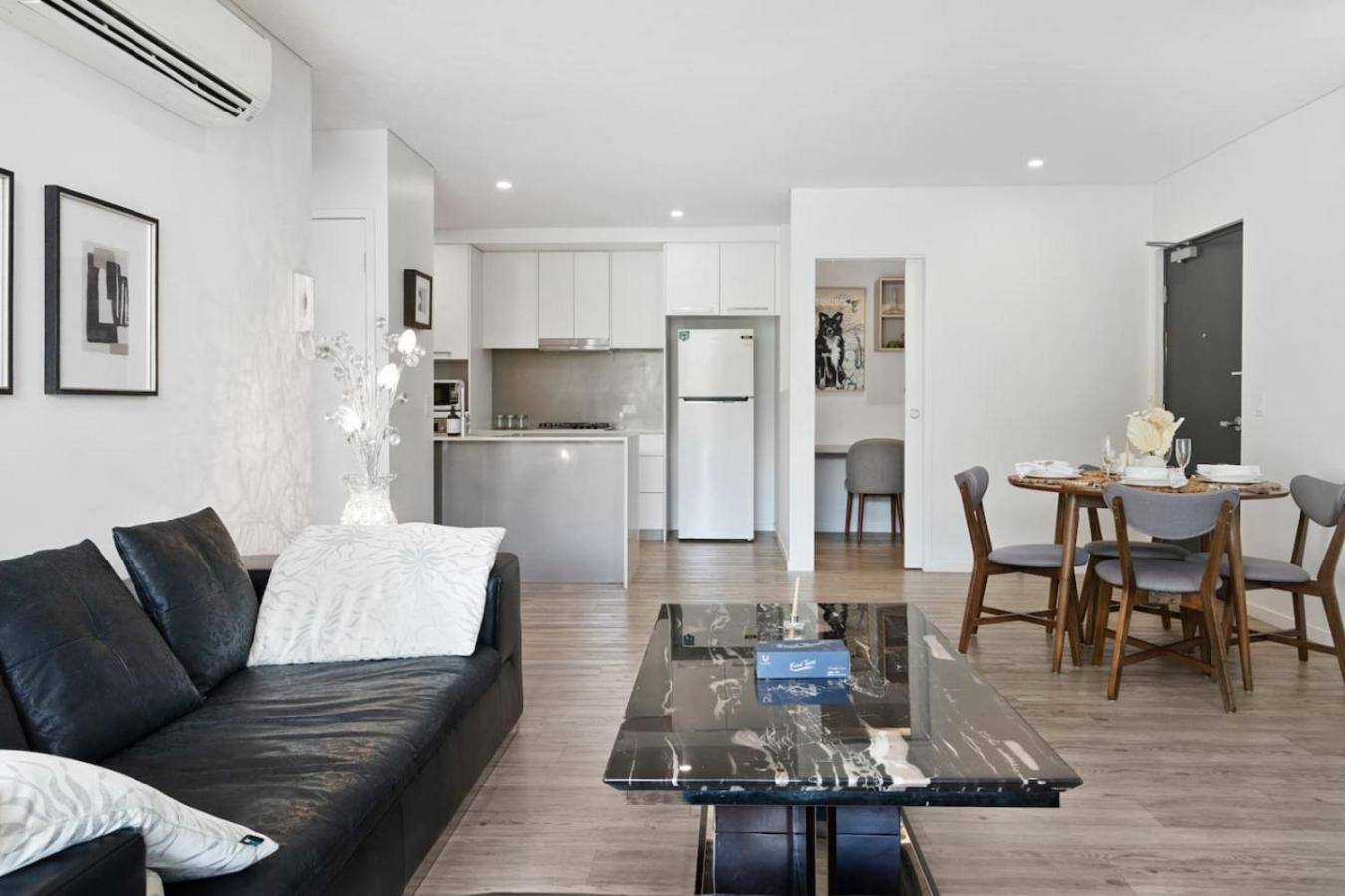 Perfect Spot Near Cbd N Uq Spacious 2beds Brisbane