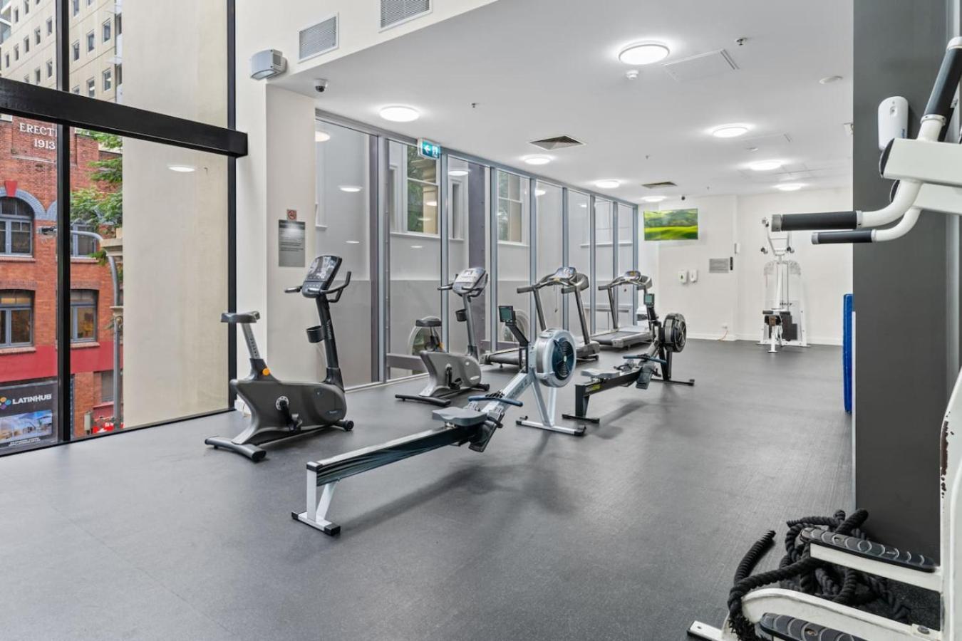 Apartment Heart Of Cbd 2br Parking Close To Everything