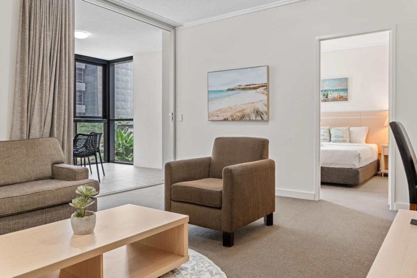 Heart Of Cbd 2br Parking Close To Everything Apartment Brisbane