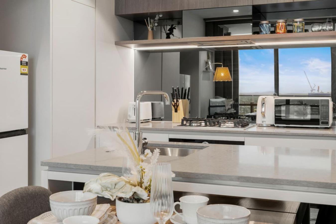 1b Queens Wharf Riverside Living Apartment Brisbane